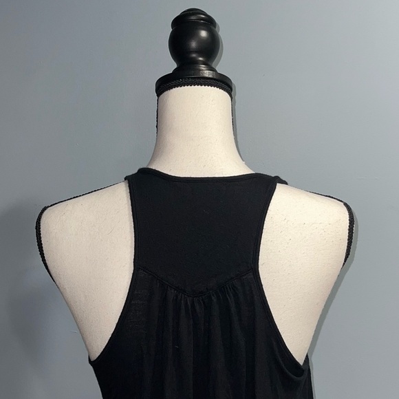 *Roxy- Black and gold tank top - Picture 4 of 6